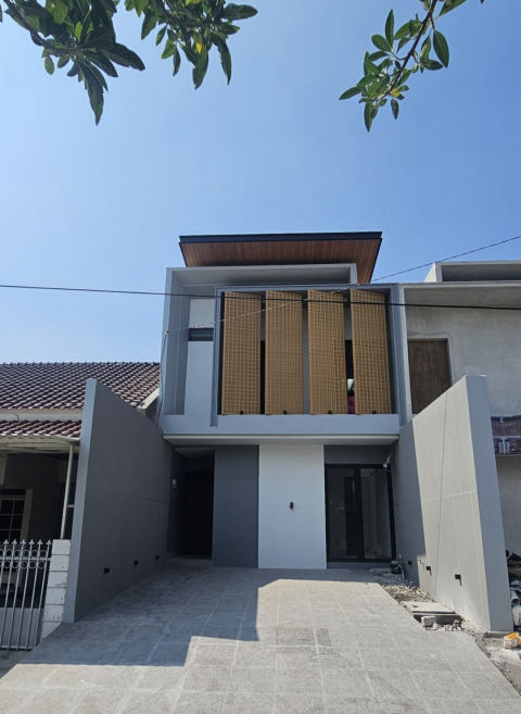 Dijual Rumah Panjang Jiwo Minimalis Baru Gress